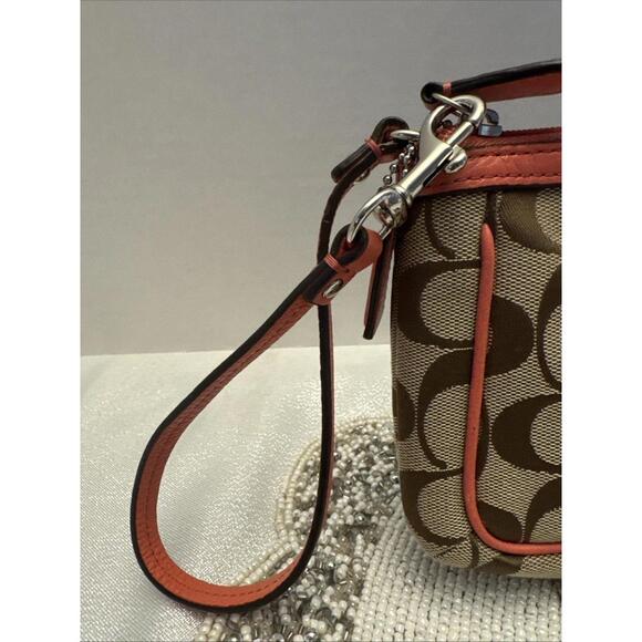 Coach Signature C Logo Wristlet Brown Tan Peach Leather W/ COA - Picture 3 of 9